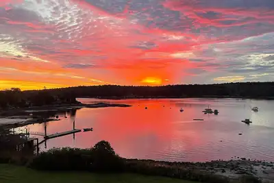 Image de Cozy Cottage with spectacular salt water view / 3 Kayaks available/