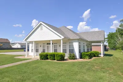 Image de The Clubhouse - 30 Day Minimum