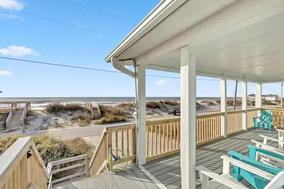 Image de Blue Pearl 3 bedroom 2 Bath Oceanside, pet friendly, private beach access