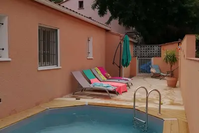 Image de Villa climatisée vacances, cure, Amélie \/Arles avec piscine Animaux acceptés.