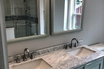 Image de Beautiful Cottage Near Beaches & Downtown