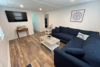 Image de Lovely Cape Cottage 2 bedroom with private beach and central air.