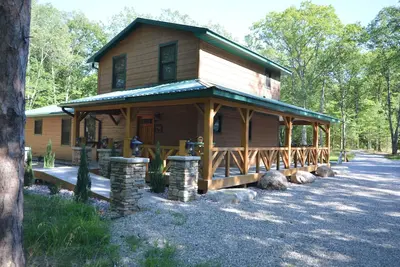 Image de Luxury Cabin Near Boardman River and Brown Bridge Quiet Area!