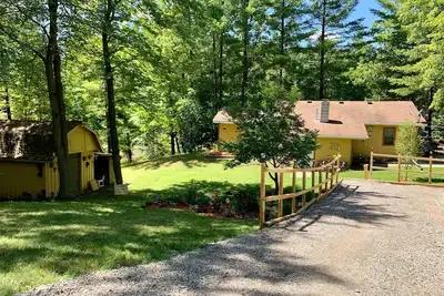 Image de House on the edge of the Tittabawassee River