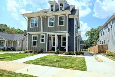 Image de Luxurious Ladson A- Greenville, South Carolina