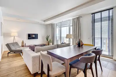 Image de Spacious Dream Apartment with Balcony - Central City