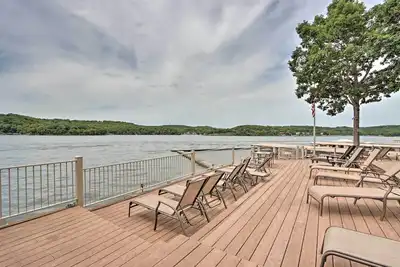 Image de Screened Balcony & Views: Modern Osage Beach Condo