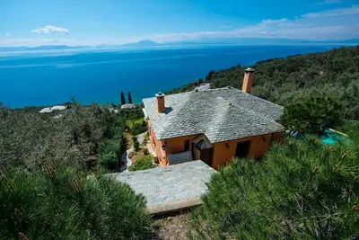 Image de Villa du Grand Pelion | Villa 2 cypres | 4 chambres | Piscine privee | Aghios Georgios