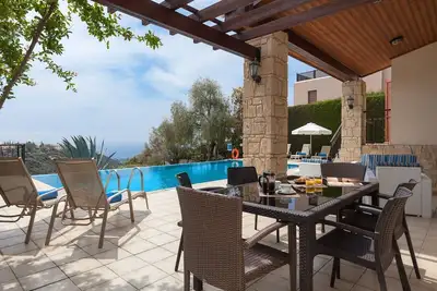 Image de Villas superieures Aphrodite Hills | Villa Superieure 0095 | Climatisation | 3 chambres | Paphos