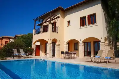 Image de Villas Junior Aphrodite Hills | Villa Junior Td01 | Climatisation | Piscine privee | 3 chambres | Pa