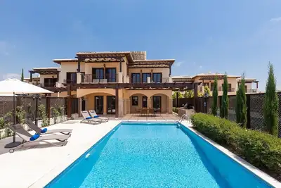 Image de Villas Elite Aphrodite Hills | Villa Junior Elite Aj06 | Piscine privee | Spa | 2 chambres | Paphos