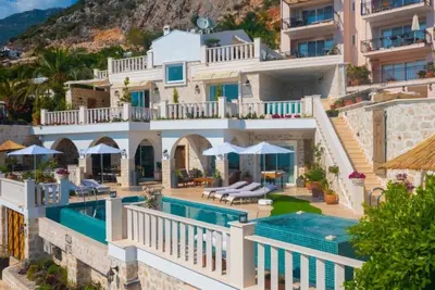 Image de Luxury 5 Bedroom villa-Large pool, Sauna & stunning views