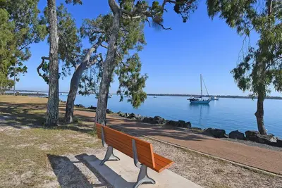 Image de Bazza's Beach House - Riverfront - 3br - Air Con