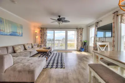 Image de Whitecaps D 🌊Oceanfront Condo with Unparalleled Views🌊