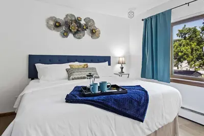 Image de King Bed - Fast WiFi - Near Froedtert