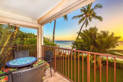 Image de Kbr #210 - 2 Bedroom/2 Bath - Stunning Ocean Front unit on Sugar Beach!