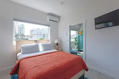 Image de Cozy Apartment Steps to the sea - 2 bd - 2 Bathrooms - No stairs