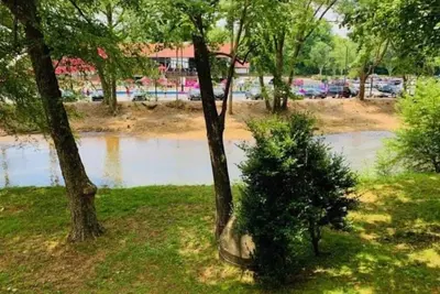 Image de On the River in Helen HotTub Easy Walk to Downtown, 3br, 3. 5ba, Sleeps 8