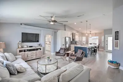 Image de Pool, Patio & Lake Views: Lake Havasu City Home!