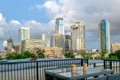 Image de Marvelous, Three-Story Condo w/ Private Rooftop Patio, City Views - 2 Dogs Ok