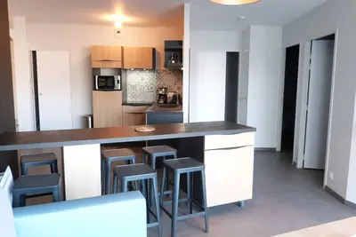 Image de Appartement Pmr 2 Chambres, Face Plage, Piscine, Balcon, Pour 6 Personnes, Animaux Admis