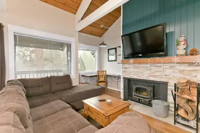Image de Spend Summer at Mammoth Lakes! Bright and Cozy Condo with Sherwin views and Wifi!