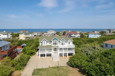 Corolla Odyssey: Dog-Friendly, Elevator, Hot Tub, Private Pool