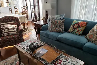 Image de Ocean Breezes - Historic Home - Few Blocks to Beach
