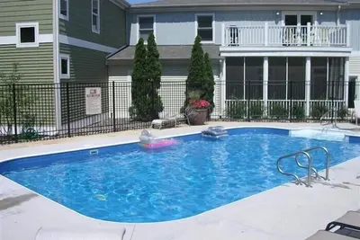 Image de Beautiful Union Pier Condo with Association Pool! Close To Beach and Downtown!
