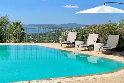 Image de 4* Vue Mer Panoramique, proche plages, piscine chauffée. Entièrement climatisé.