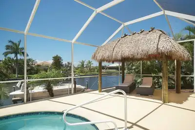 Image de Villa Sunlight - heatable Pool with Jacuzzi and direct gulf access