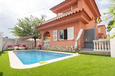 Image de Ref. Villa NÚRIA: Jolie villa avec piscine privée, climatisation et Wifi à coté de la plage.