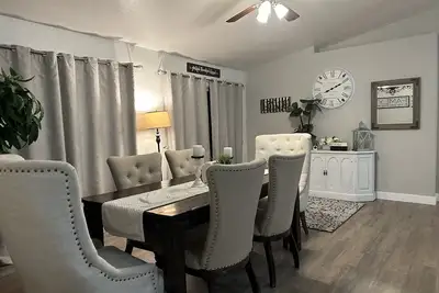 Image de 3Bedroom 3Bath, 2 en-suite & 6 ppl Hot Tub. •Discount for monthly or 7+ nights