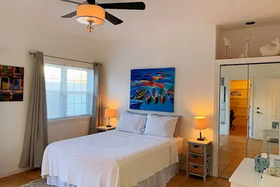 Image de Beach house with private patio / pet friendly 1b