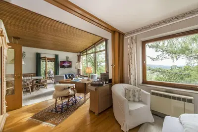 Image de Large, fully equipped vacation home (65sqm) with covered terrace and wood-burning stove