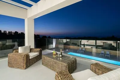 Image de Villa Elite Zante | Villa Bianca | 5 chambres | Piscine privee | Vue sur la mer | Akrotiri