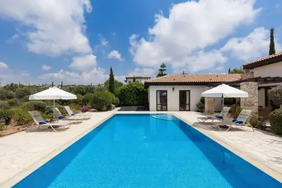 Image de Villas superieures Aphrodite Hills | Villa Superieure 0400 | Climatisation | 3 chambres | Paphos