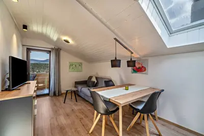 Image de Appartement \"Residenz Kronstein - 9\" avec jardin partagé et vue sur montagne