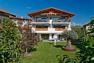 Image de Appartement \"Oma luisa - Schlosserhaus 31\" avec balcon, vue sur les montagnes et Wi-Fi