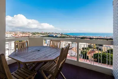 Image de Perfect Sea and Mountain View