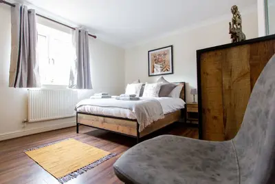 Image de Chic Canal Side Apartment, Central to the City