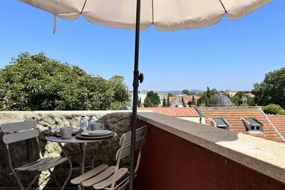 Image de Nomad's Fine Arts Collection - Balcony & View 2