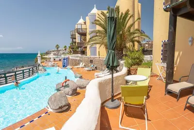 Image de Altamar 28 with terrace&pool By CanariasGetaway