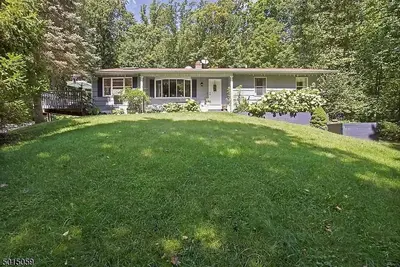 Image de Total privacy and relaxation in a secluded 3 bed\/ 2 bath house on 5 acres.