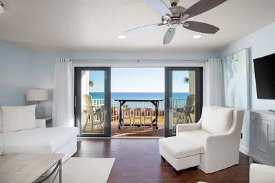 Image de Beachfront Seacrest Beach Condo on 30a! Balcony Beach Views! Near Alys Beach.