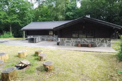 Image de Beautiful home in Aars w/