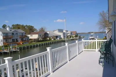 Image de Canal Front - Great Views - 5 Bdrm, 3&1/2 Baths, 2 Kings, Golf, Relax. . .