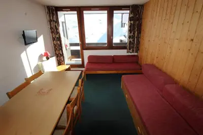 Image de 20m du centre station, 2ème étage, balcon, télévision, casier à ski, 40m², Tignes
