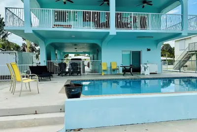 Image de Yellowtail Island Retreat, pool, dockage and covered patio