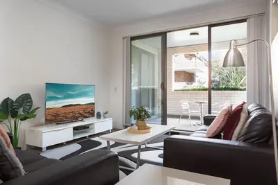 Image de Spacious Two-Bedroom Apartment near Hospital